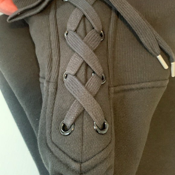 Victoria Secret - Picture 4 of 5